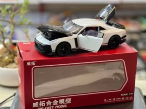 ماکت نیسان GTR سایز 1.18 دودزا موزیکال چراغدار کدک